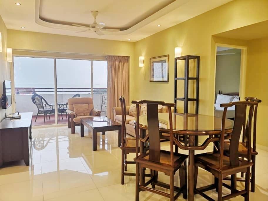 Vip Suite Seaview Batu Ferringhi 1003-2 Bedroom Bagian luar foto